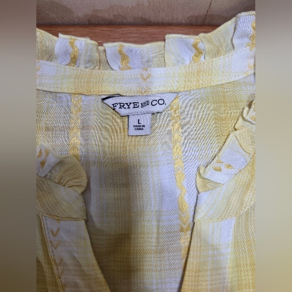 Frye & Co Yellow Plaid Ruffle Neck Blouse Women's‎ Large | Charity Listing - Picture 2 of 6